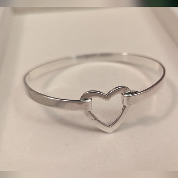 Silver heart Bracelet - Picture 1 of 9